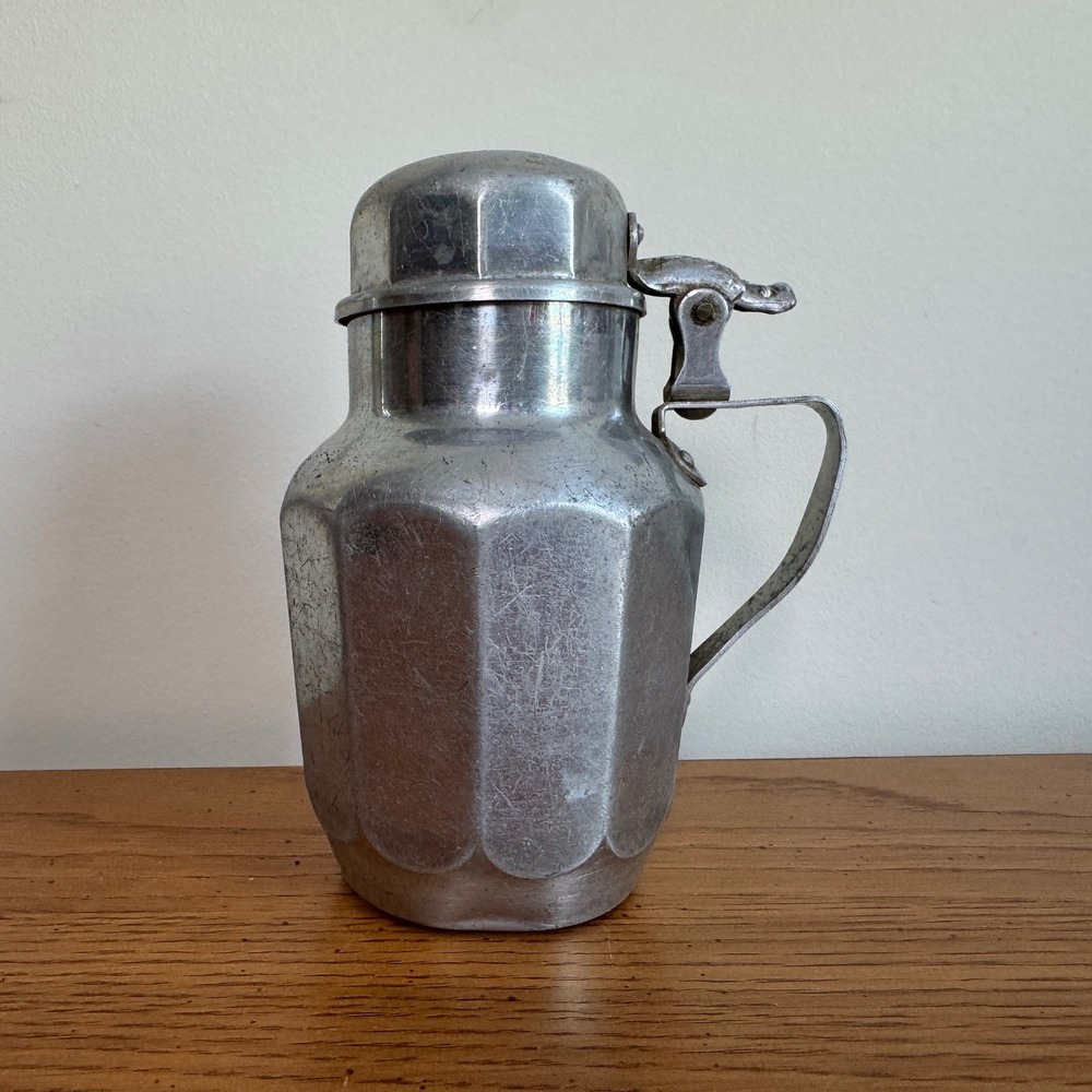 Vintage Karo Syrup Aluminum Pitcher Syrup Dispenser Hinged Lid‎ Silver